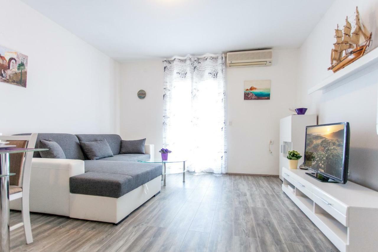Apartman Miami Podstrana Bilik gambar